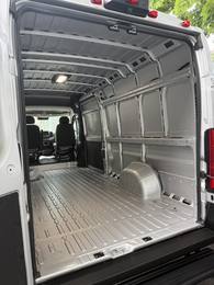 Cargo area, full length from rear doors
